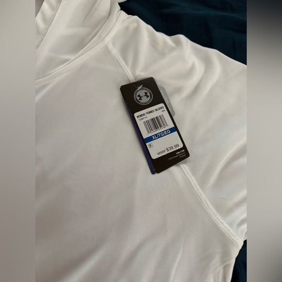 Under Armour White Pullover with Logo - Picture 2 of 7